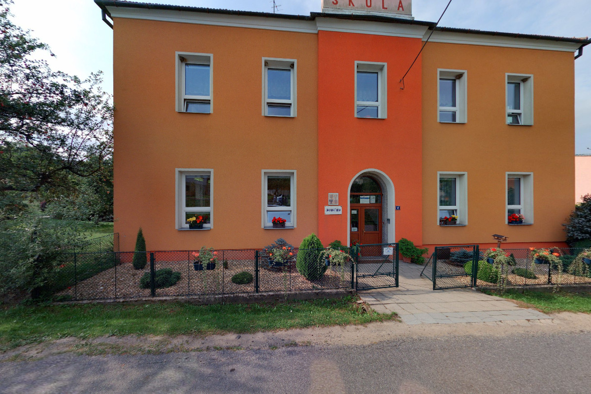 ZŠ a MŠ Velké Meziříčí, Lhotky