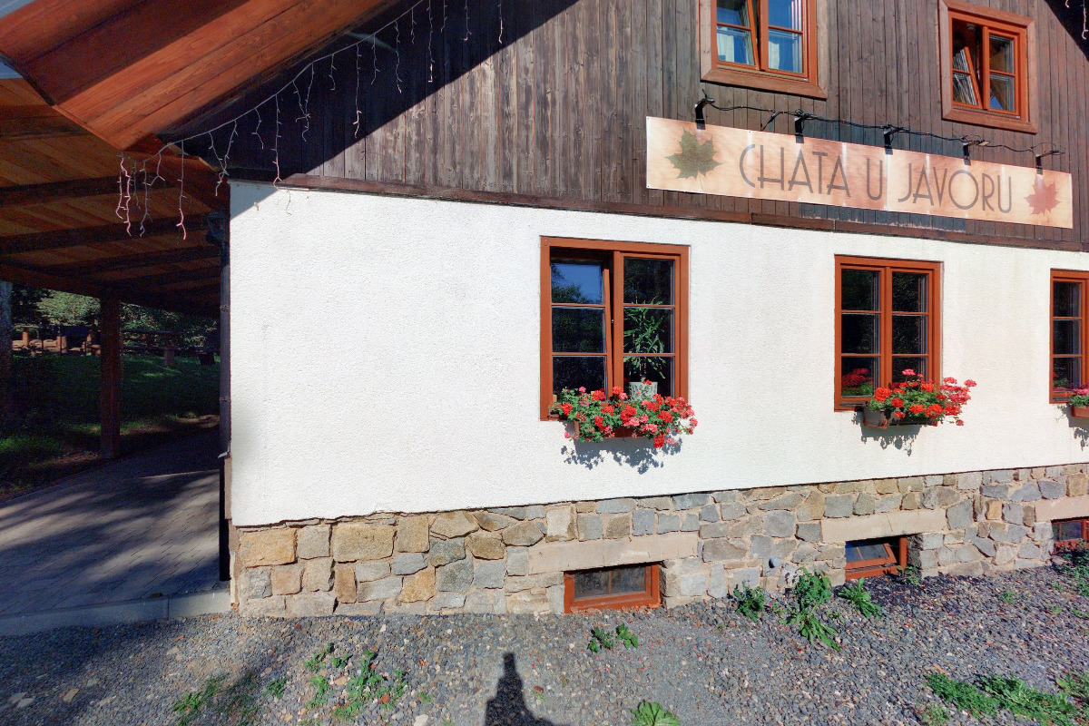 CHATA U JAVORU