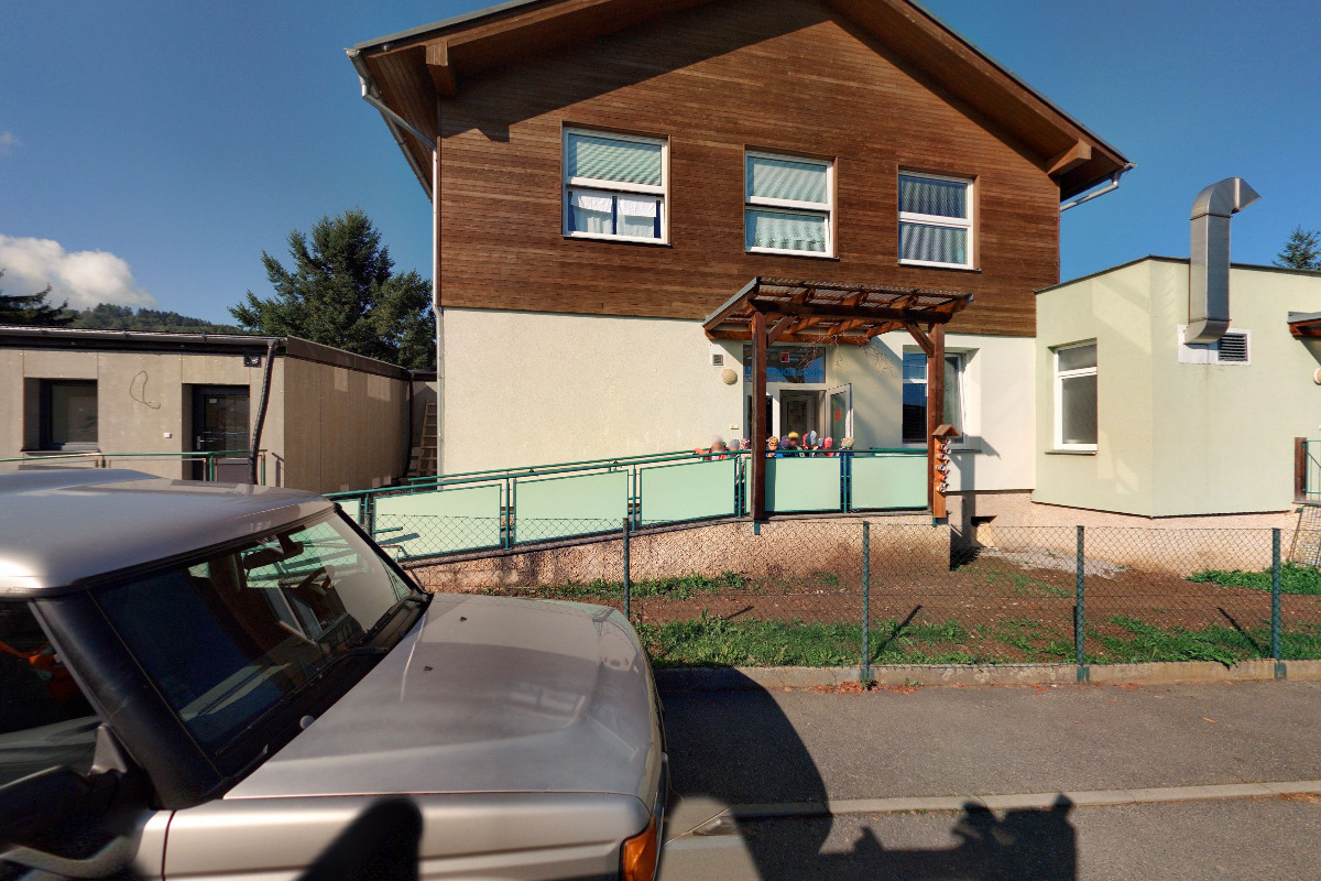 Základní škola a mateřská škola Vrhaveč,