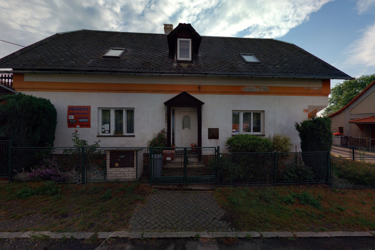 Ing. Lucie Dembická - prodej sportovních potřeb