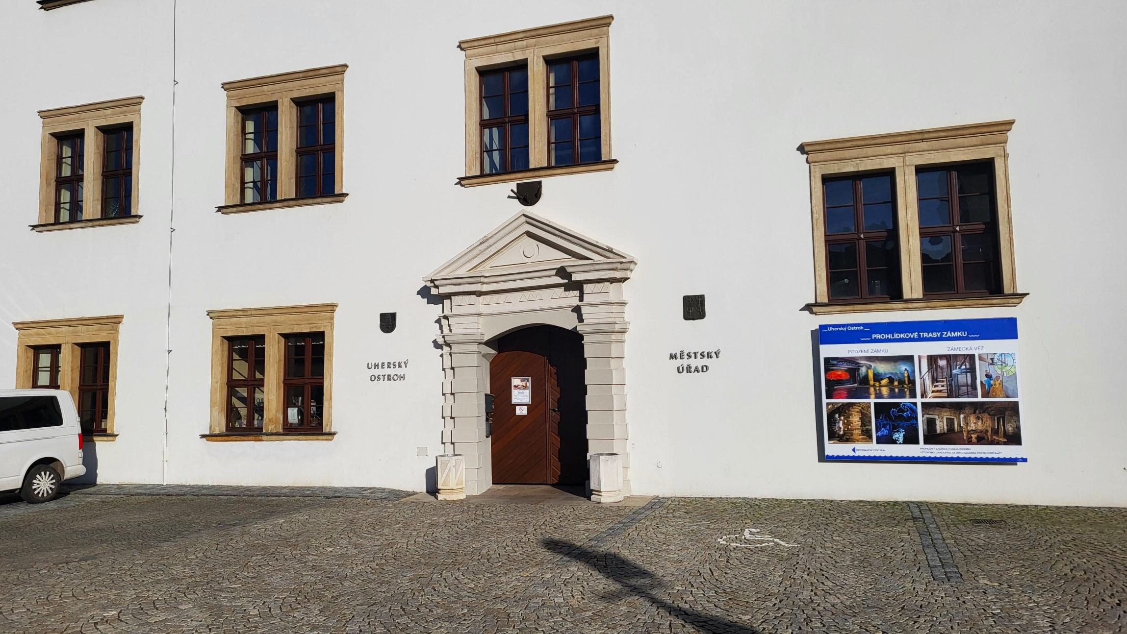 Uherský Ostroh - městský úřad foto 4