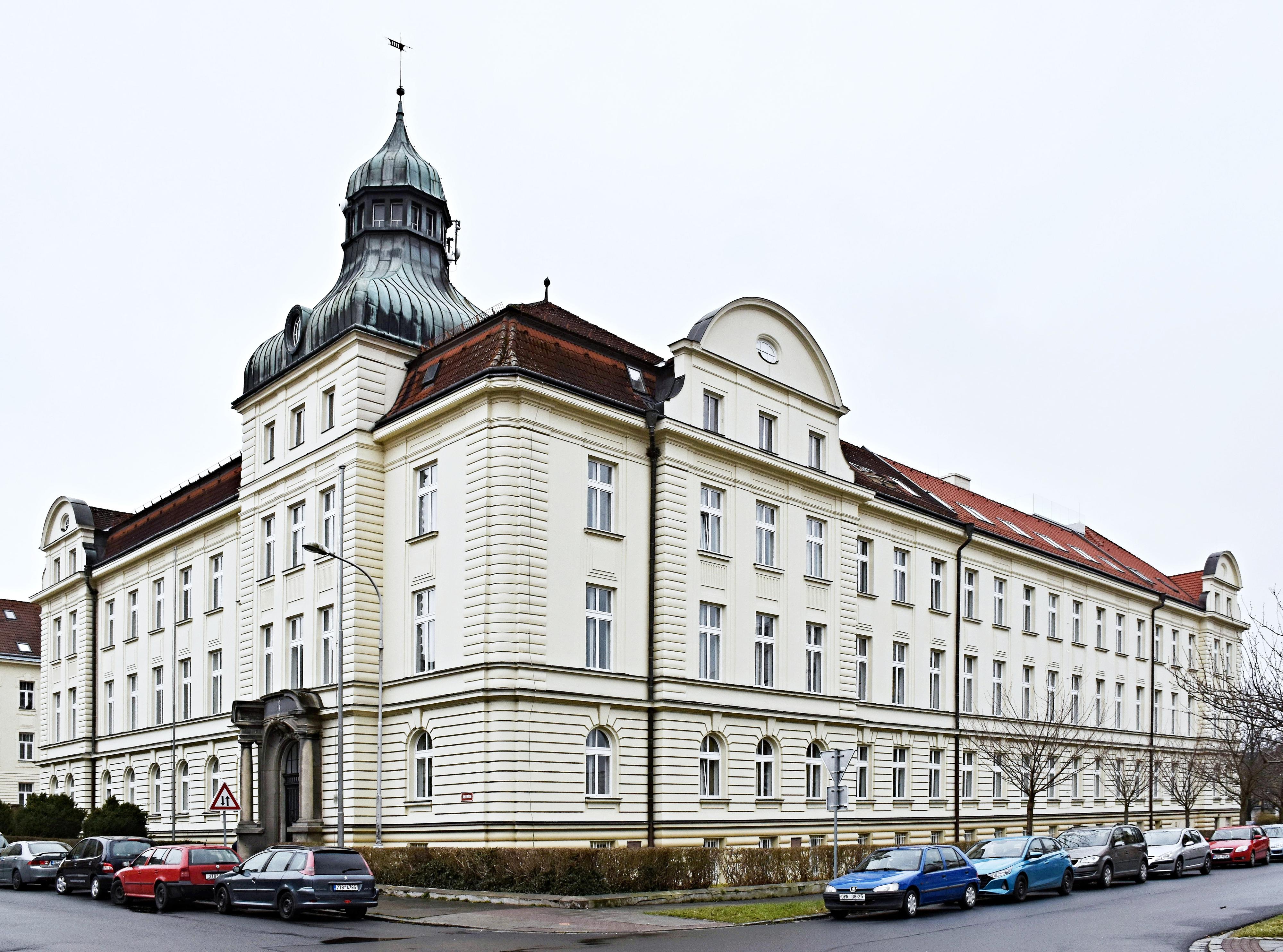 Fyzikální ústav v Opavě foto 2