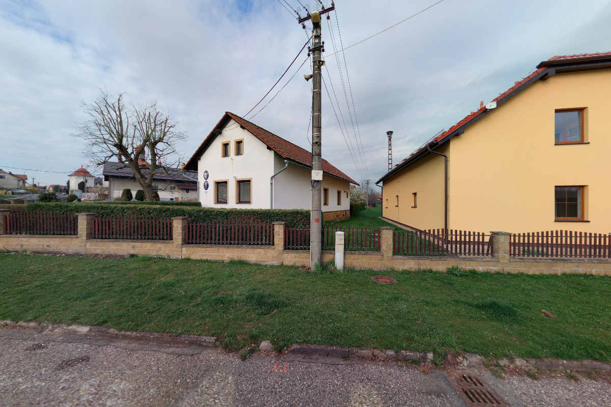 Slatiny - obecní úřad foto 4