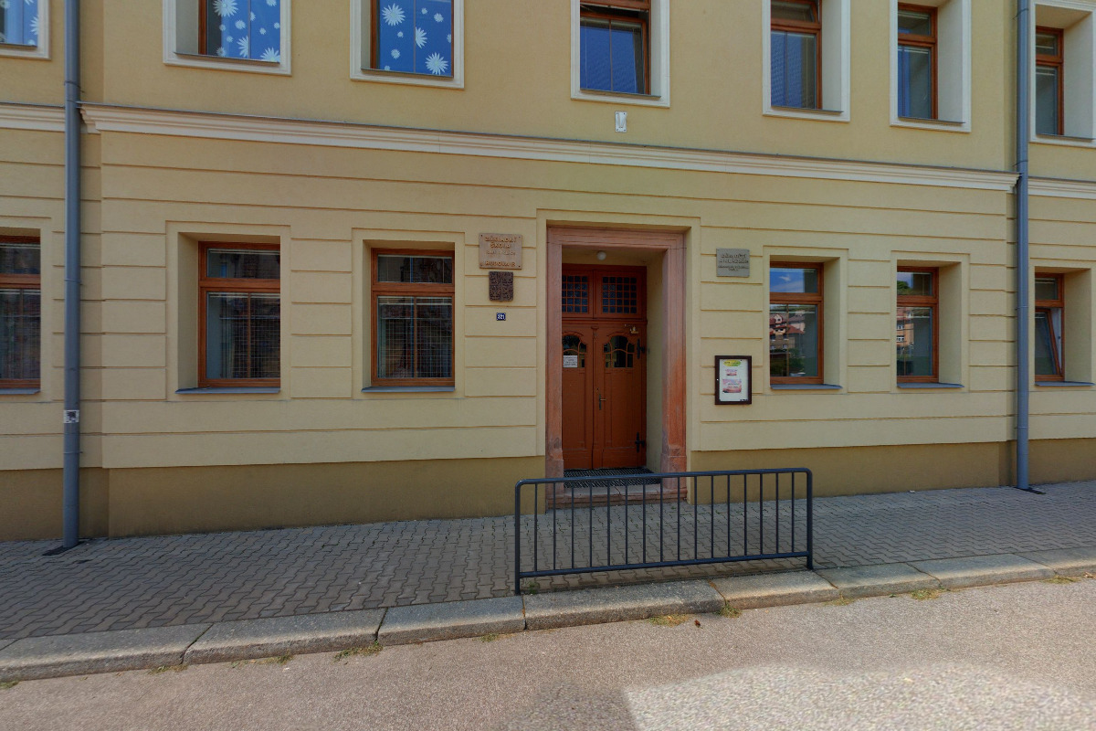 Základní škola Karla Klíče Hostinné foto 2