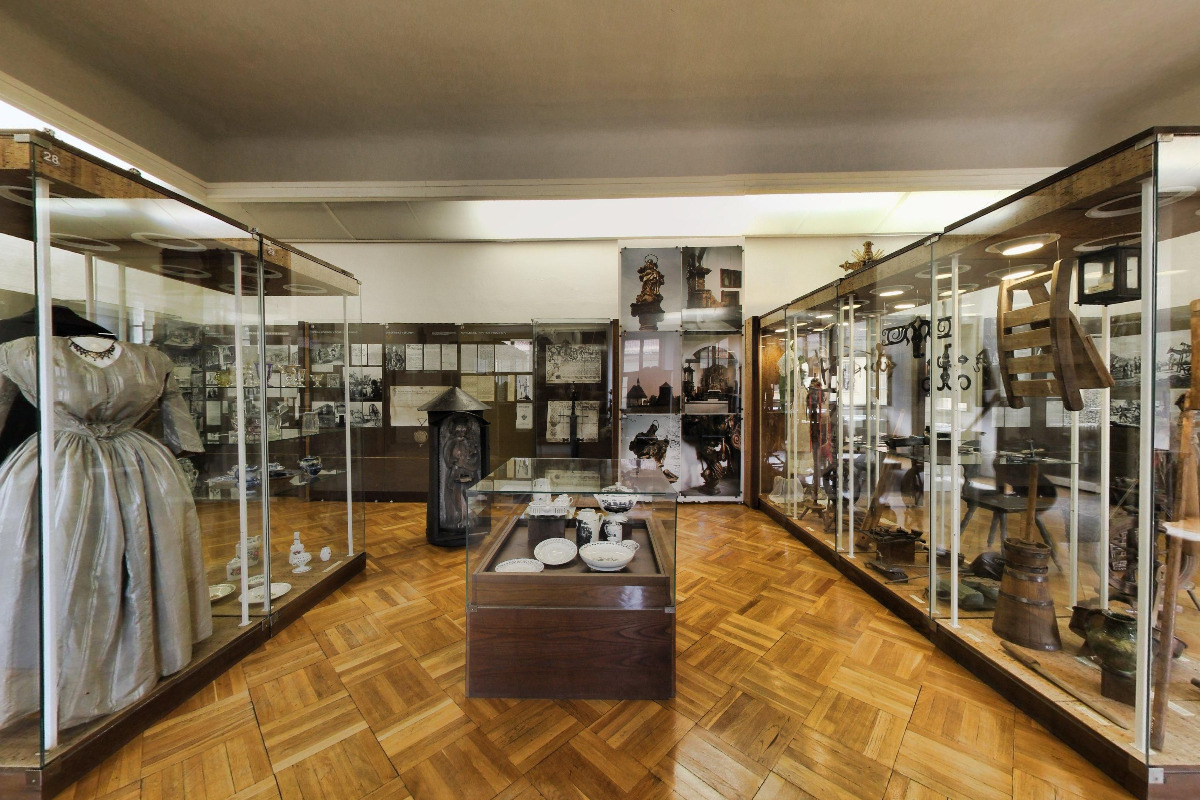 Knihovna Okresního muzea a galerie v Jičíně