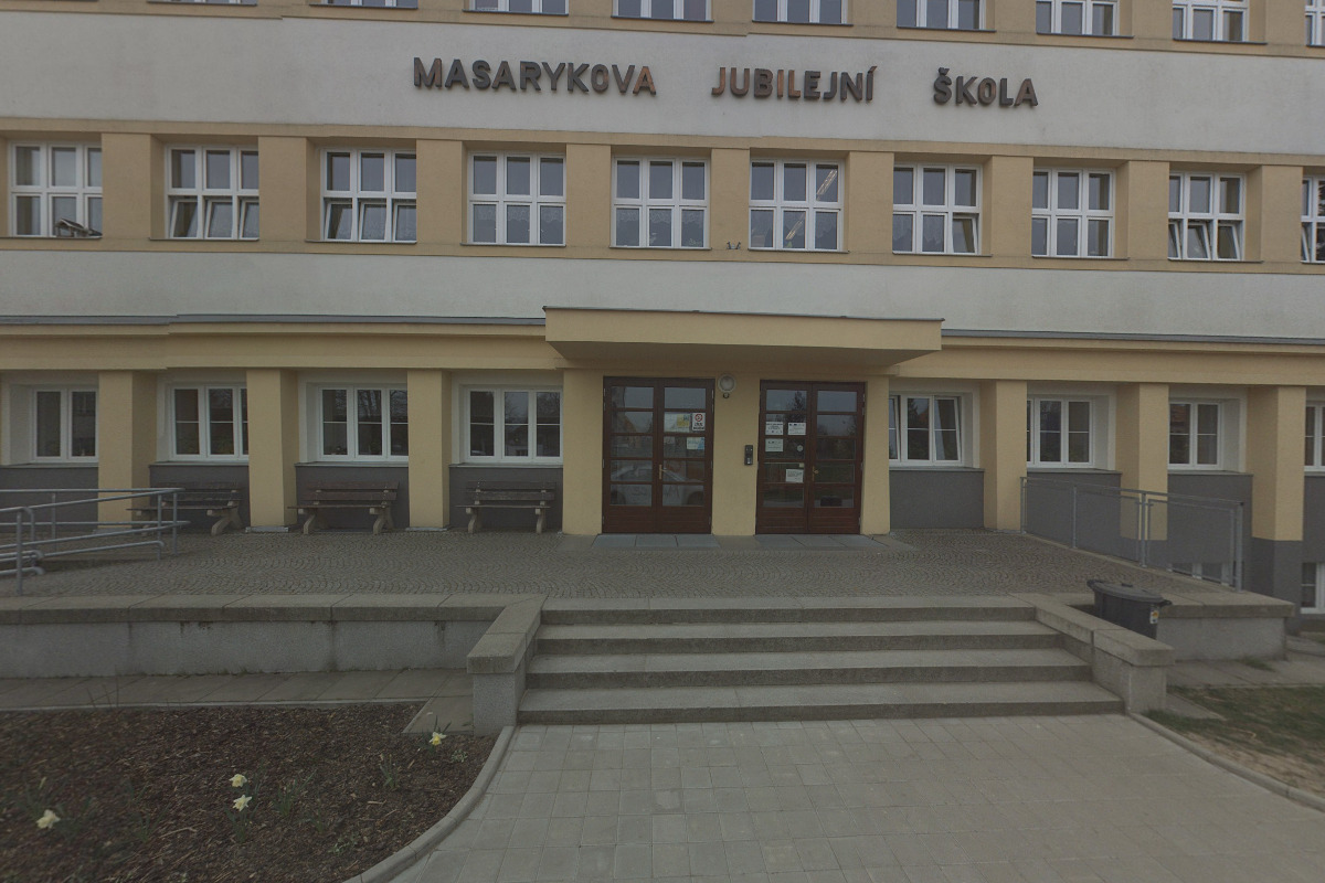 Masarykova jubilejní ZŠ a MŠ Černilov foto 2