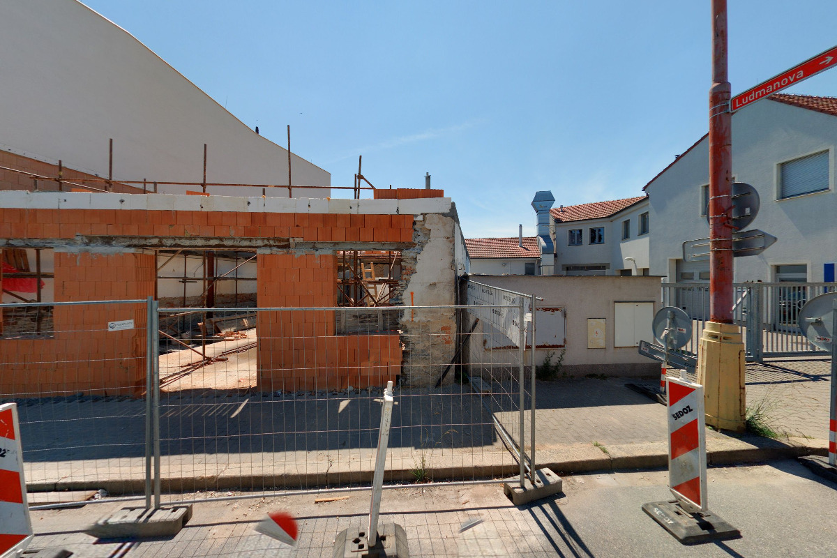 AUTOPŮJČOVNA PODĚBRADY