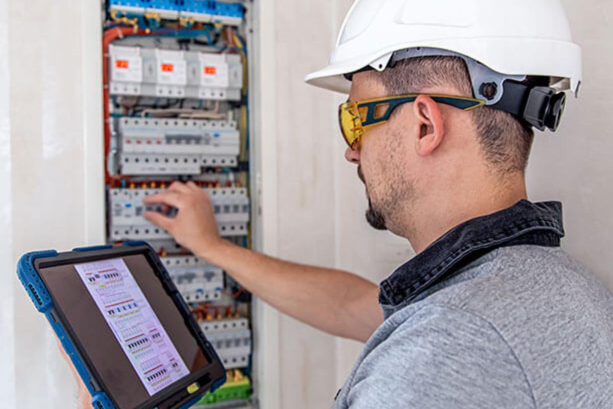 Elektroinstalace a revize ElektroMart Martin Voříšek