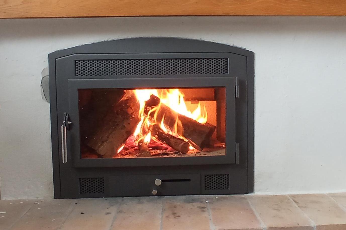 Uzavření otevřeného krbu - krbová kazeta.