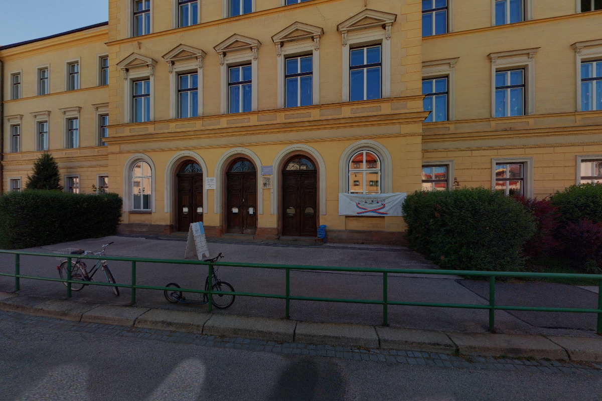 Krkonošské gymnázium a Střední odborná škola