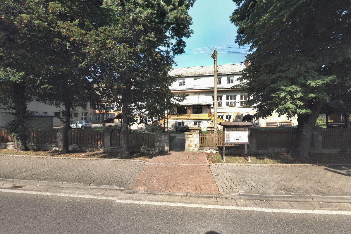 Základní škola a mateřská škola Písek foto 3