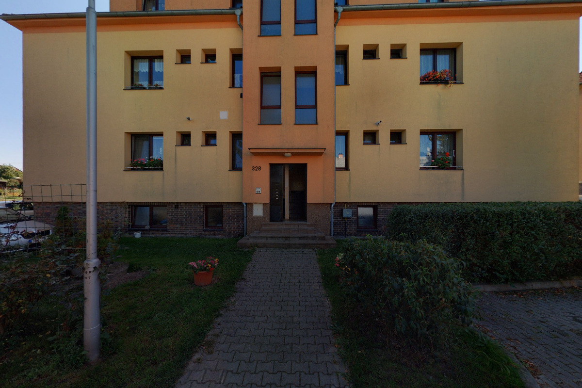 Průvodcovské služby u garáží