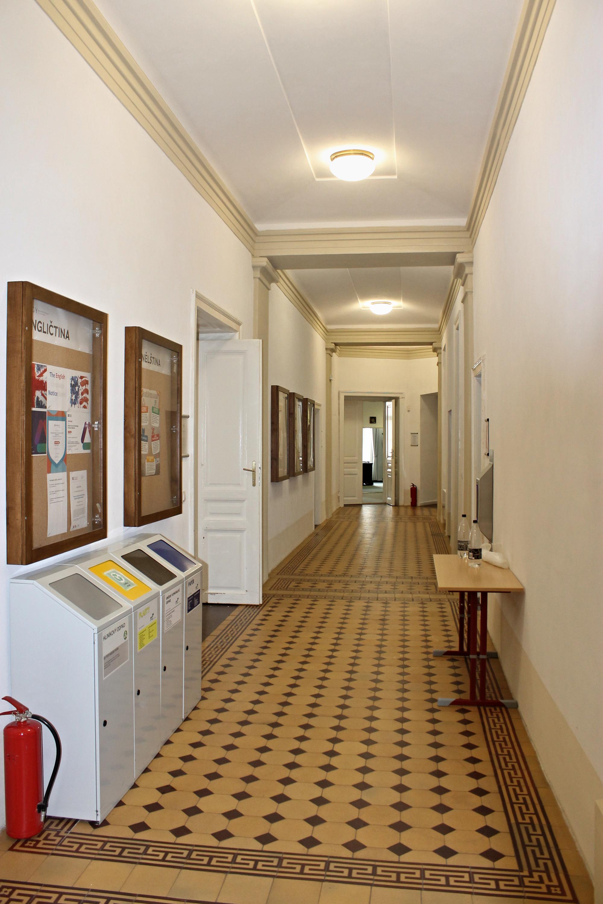 Biskupské gymnázium J. N. Neumanna a Církevní základní škola foto 4