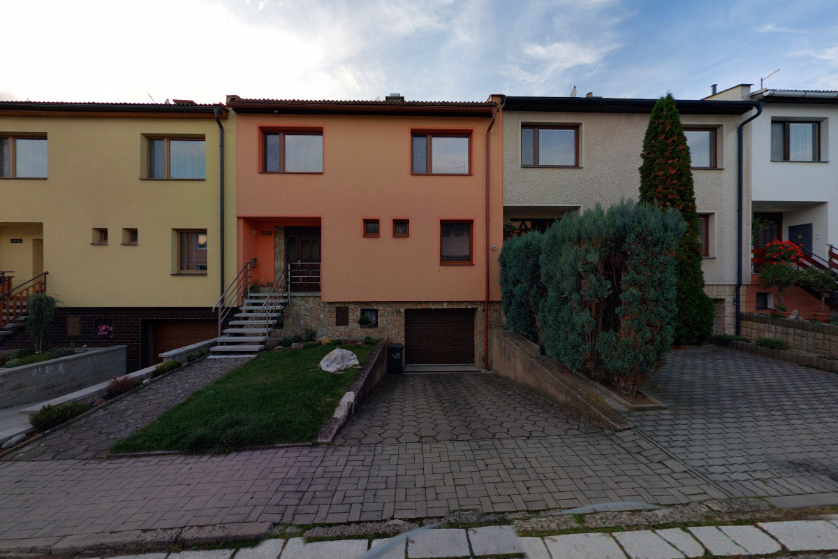 Petr Lenfeld - Výroba a prodej plastů