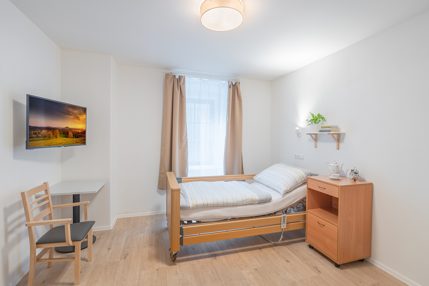 Domov pro seniory Senlife Zámek Tmaň foto 6