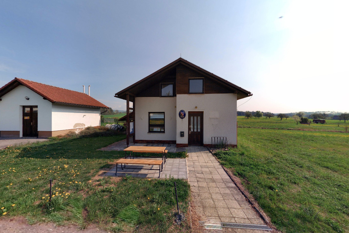 Červená Třemešná - obecní úřad foto 1