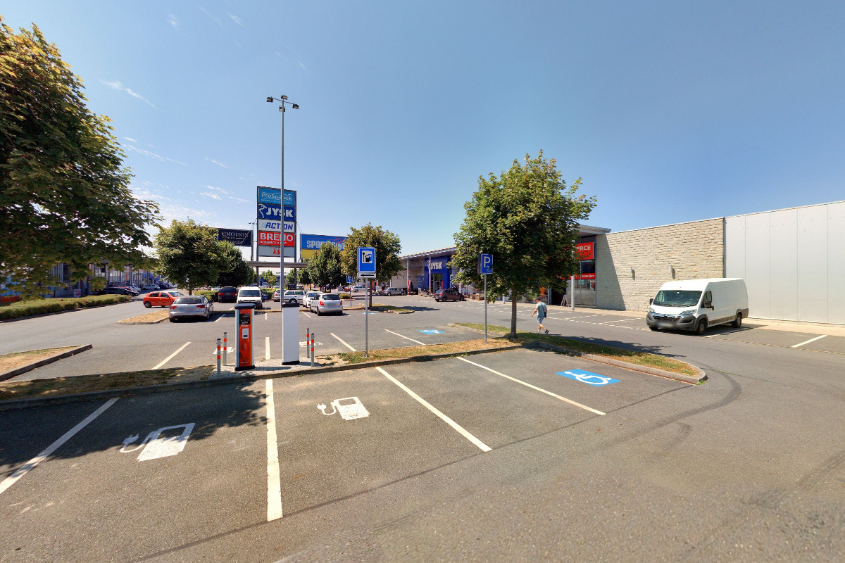 Dobíjecí stanice E.ON Drive