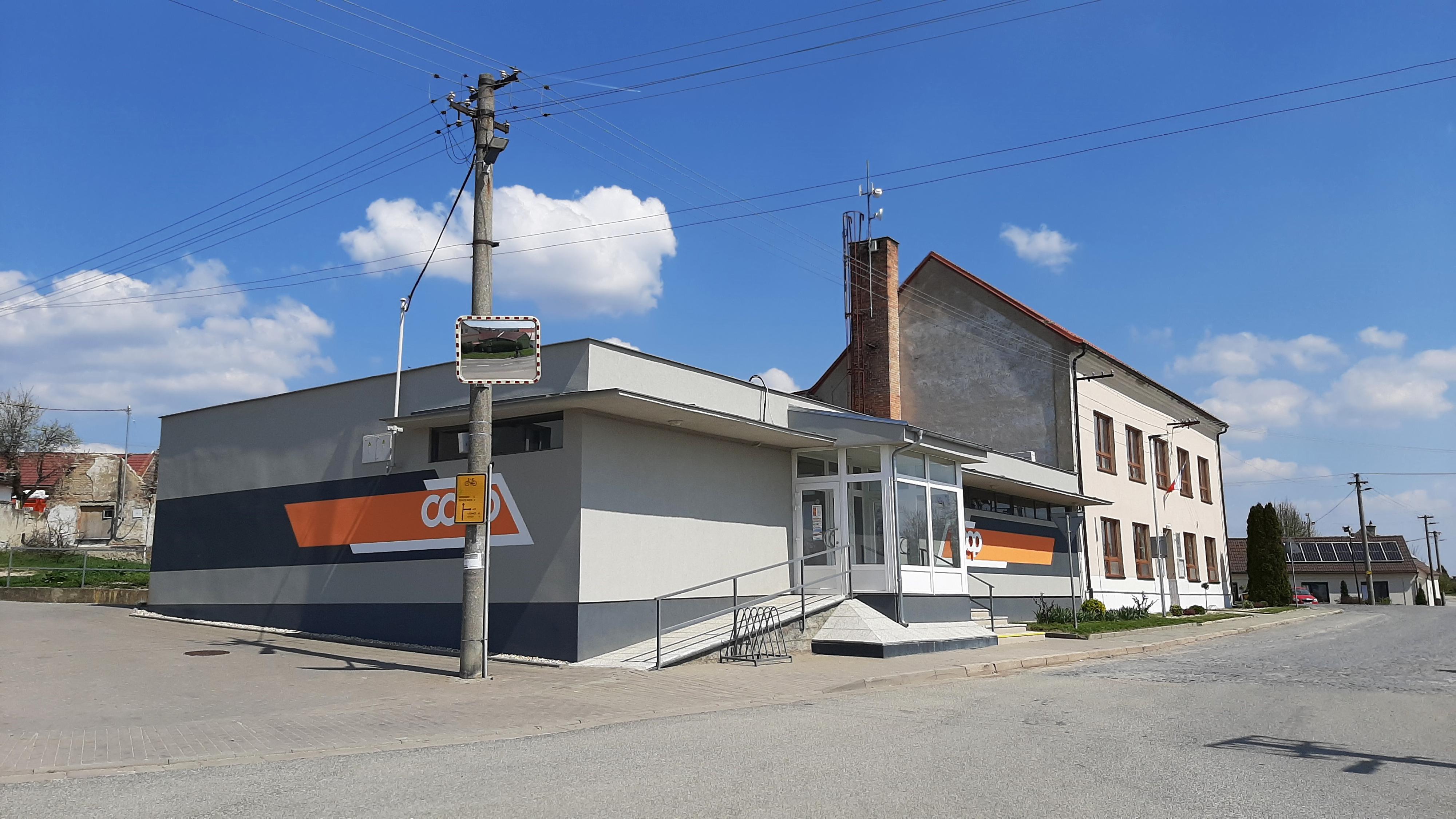 Jednota, spotřební družstvo v Hodoníně - COOP foto 3