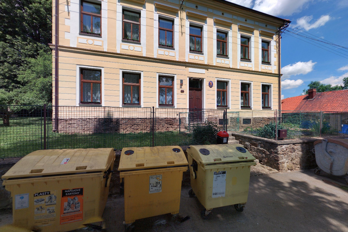 Chýstovice - obecní úřad foto 5