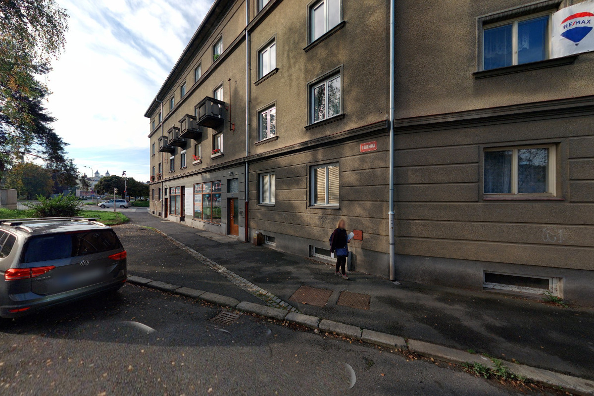 Ramona - opravna oděvů a krejčovství foto 2