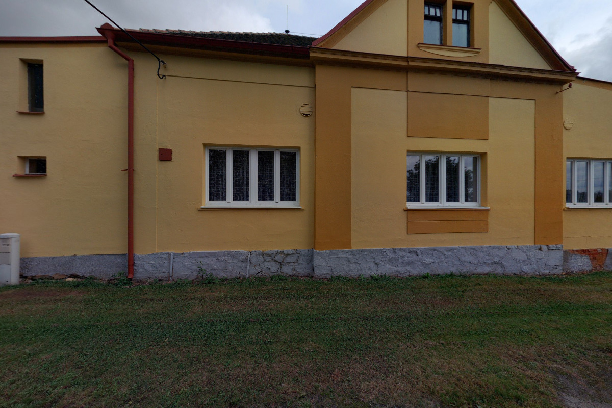 Restaurace u dětského hřiště