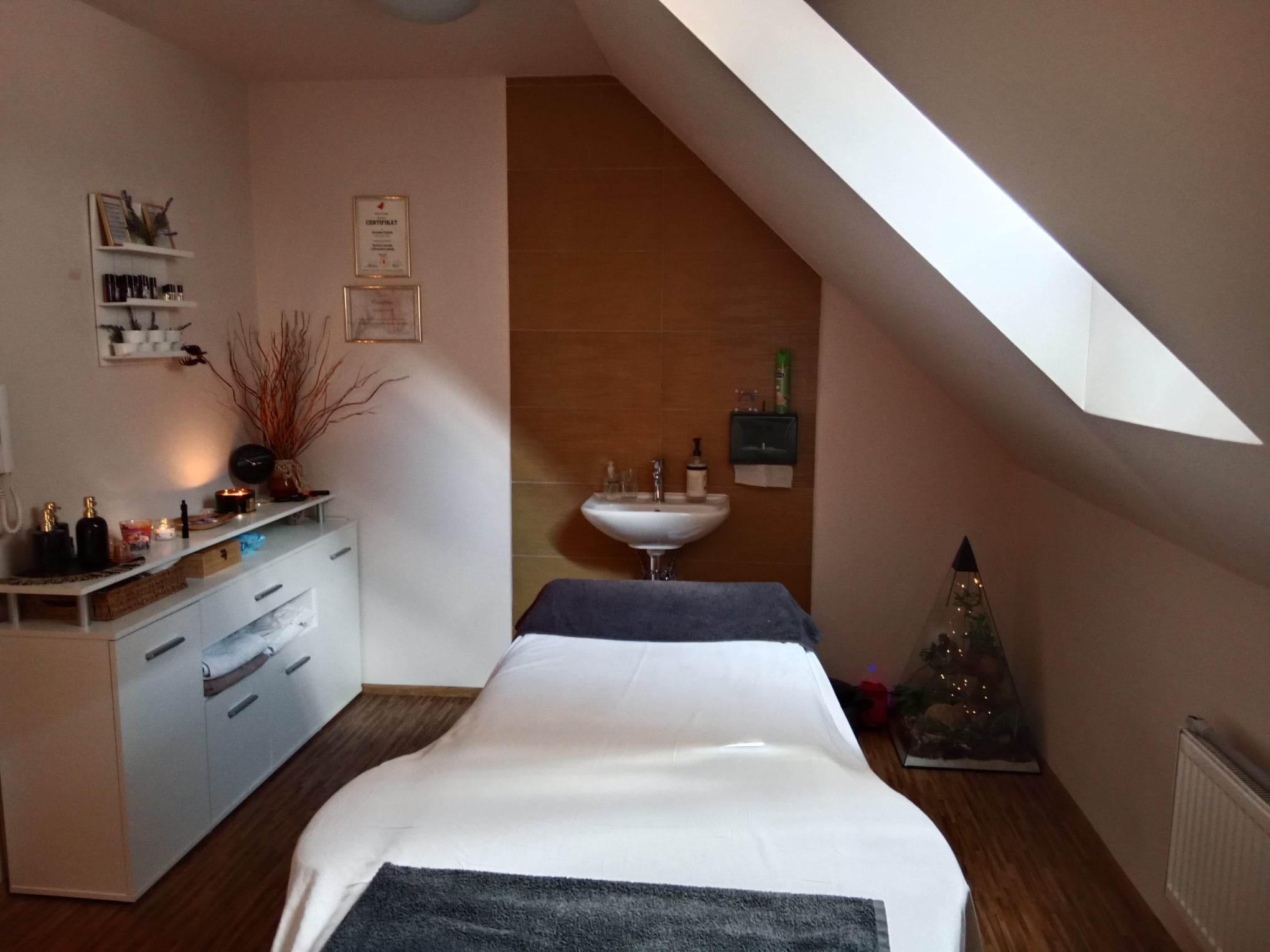 Masáže Veronika - Salón Uhersko