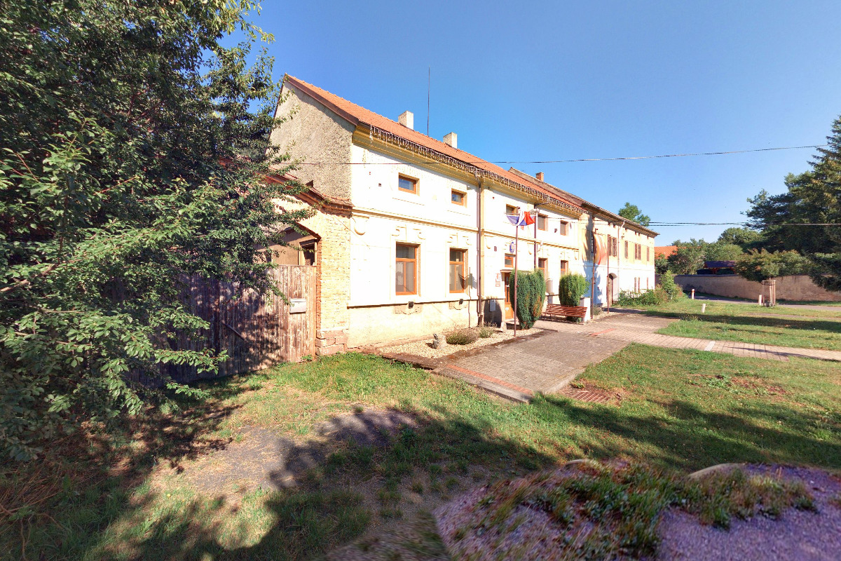 Kmetiněves - obecní úřad foto 3