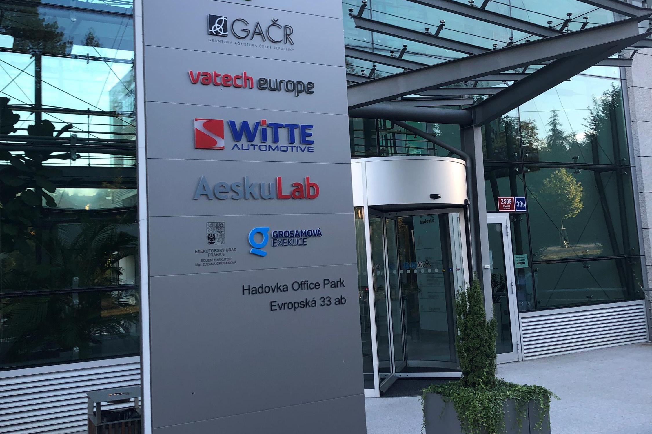 Mgr. Zuzana Grosamová - Exekutorský úřad Praha 6