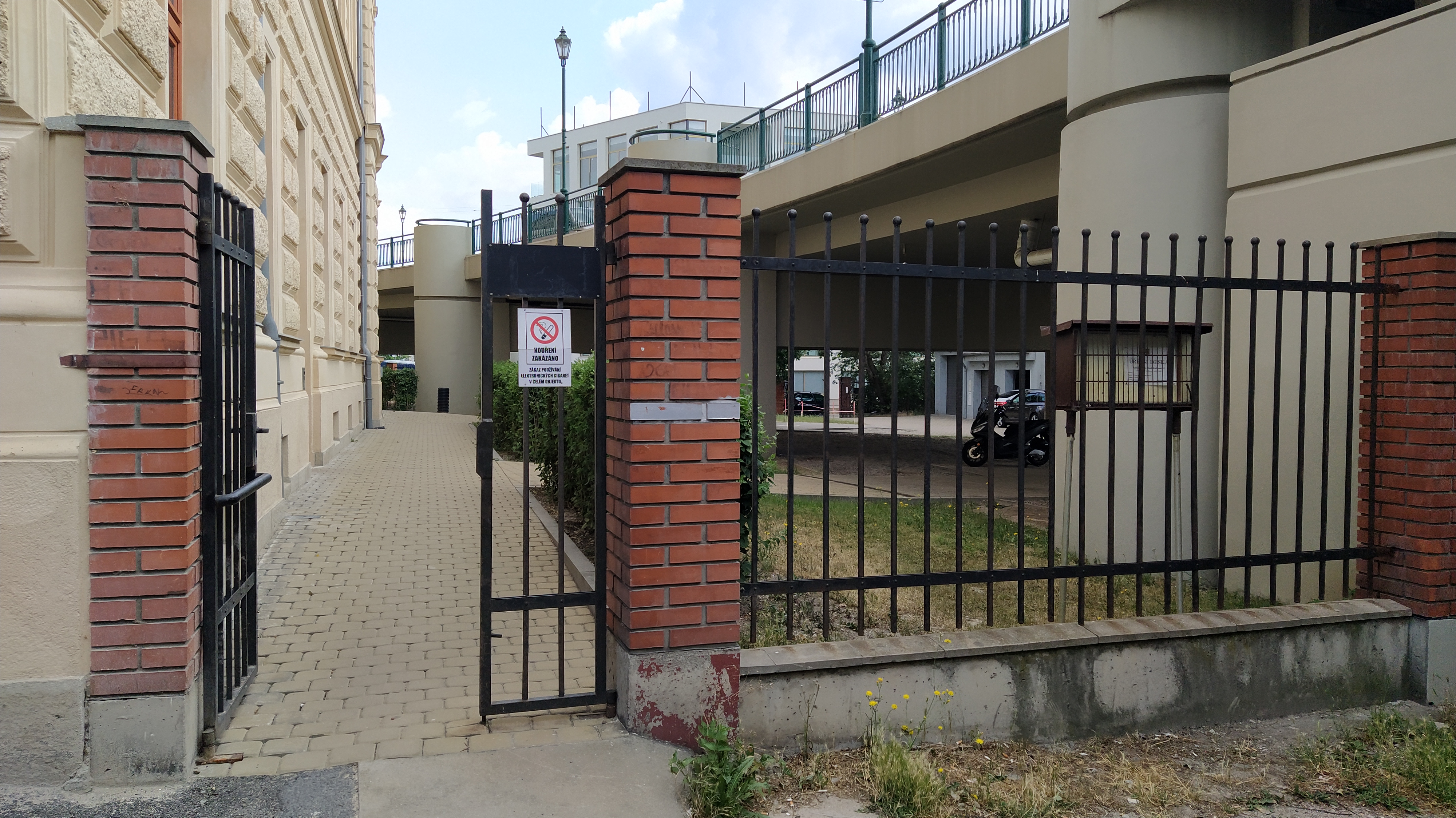 Základní škola, Plzeň, Podmostní 1 foto 2