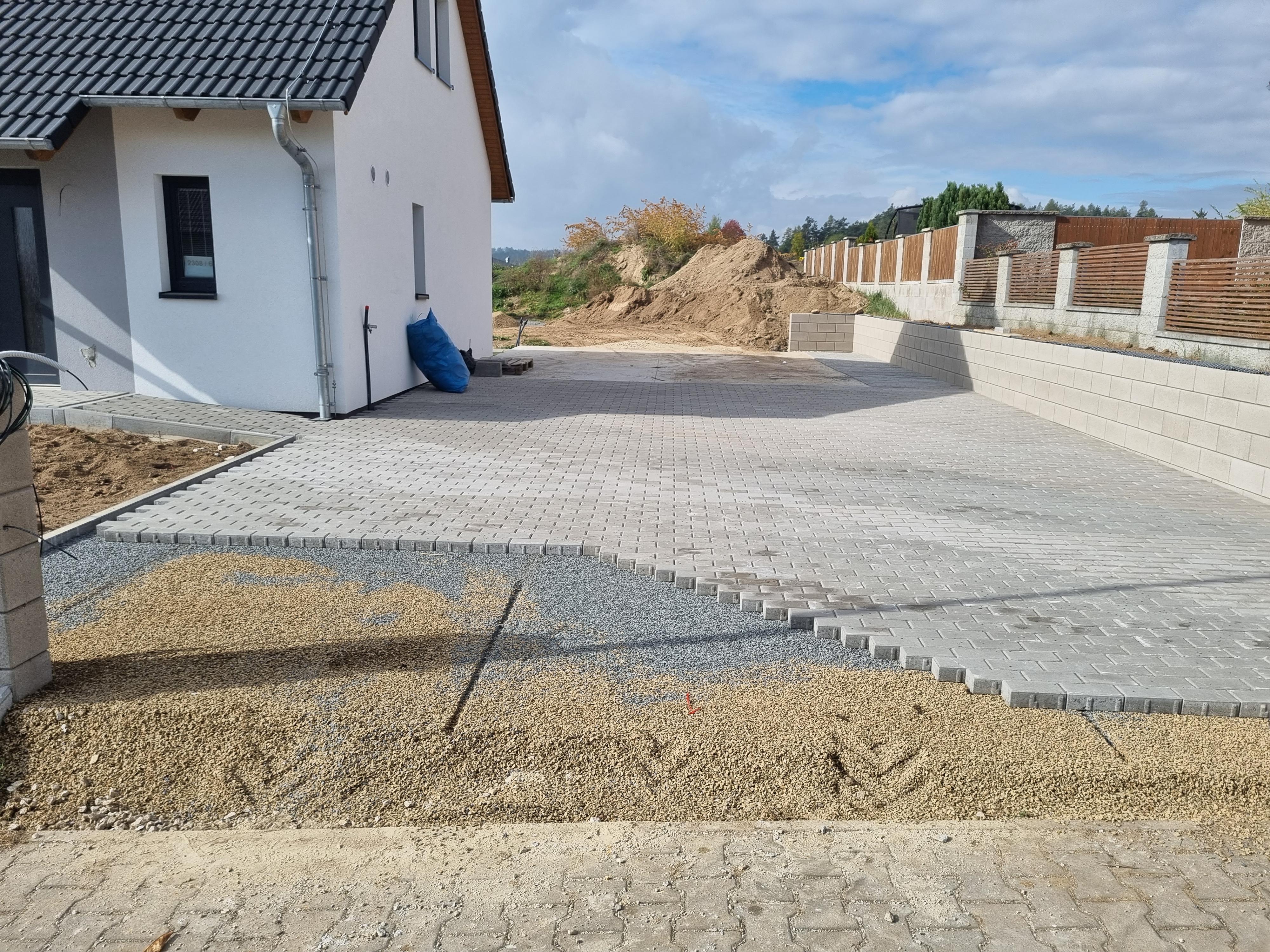 Autodoprava a zemní práce Lubomír Prostřední foto 6