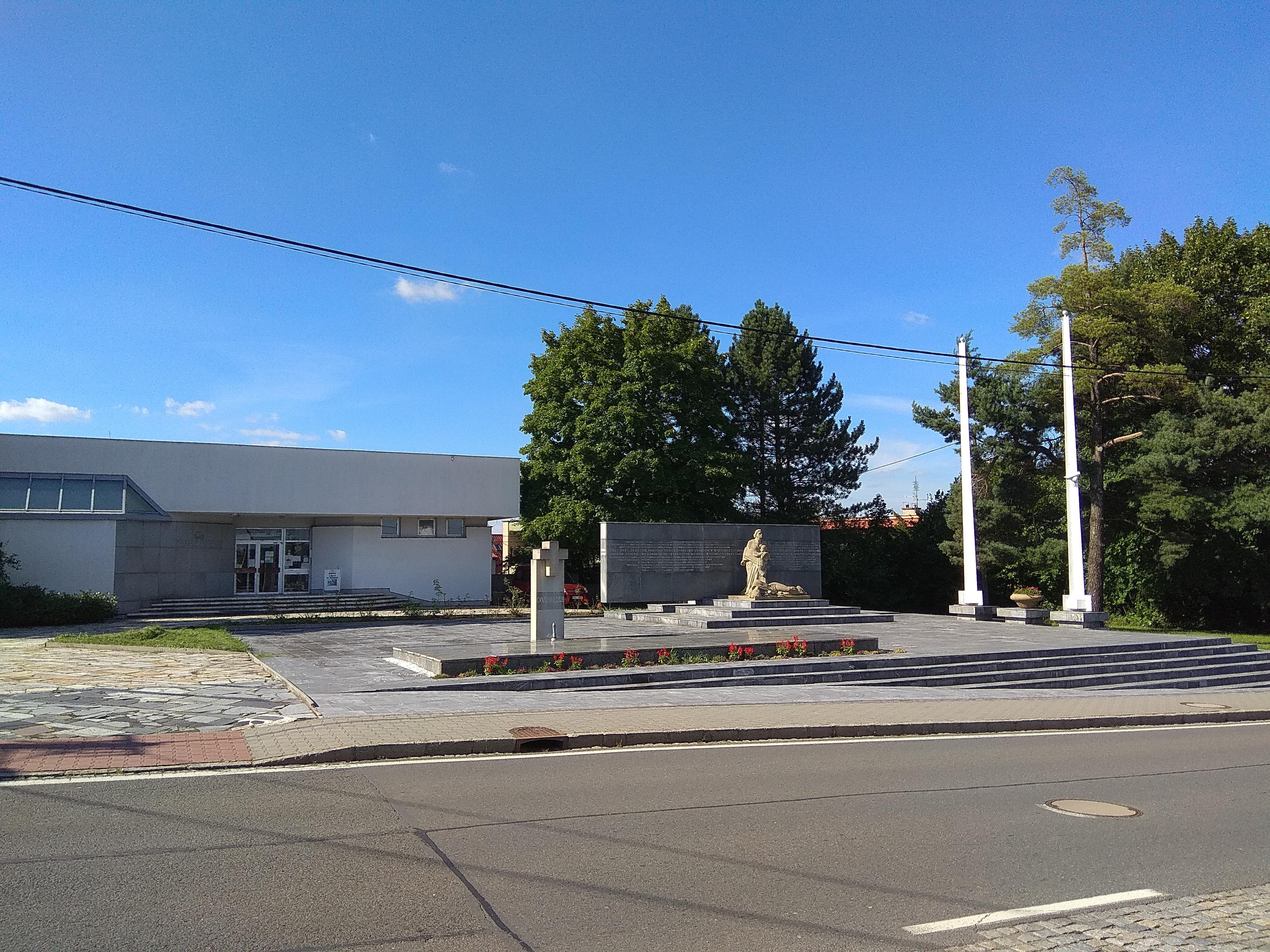 Památník životické tragédie