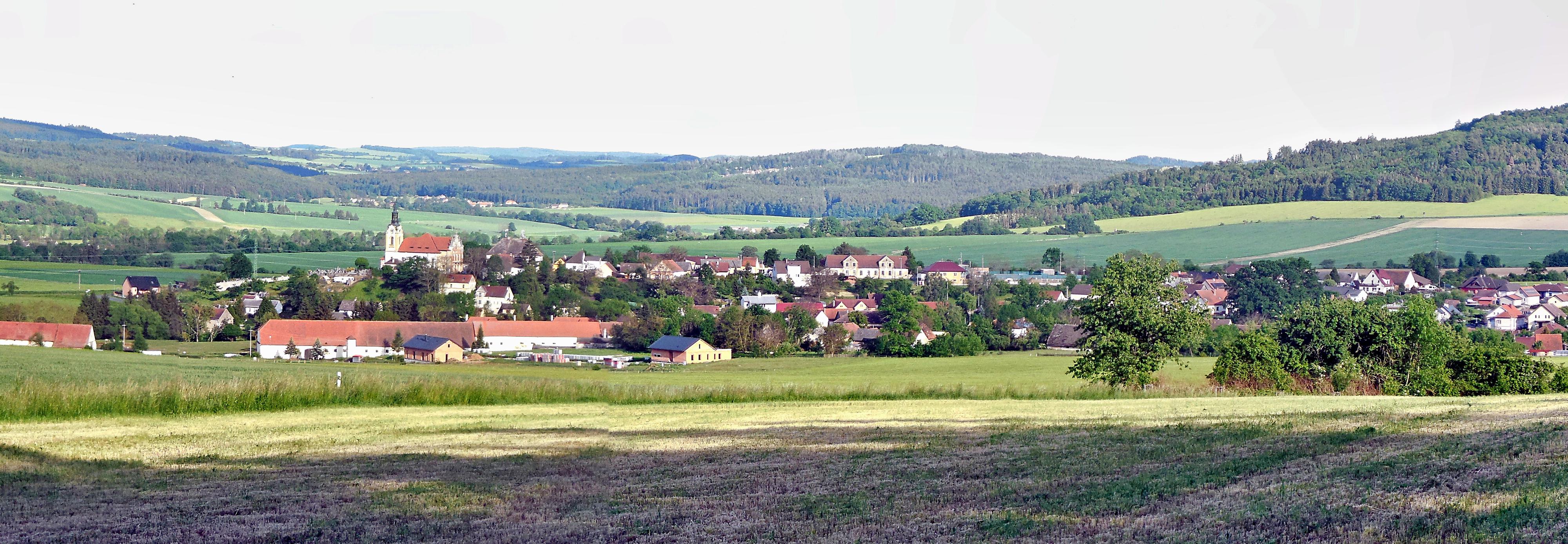Vřeskovice - obecní úřad foto 4