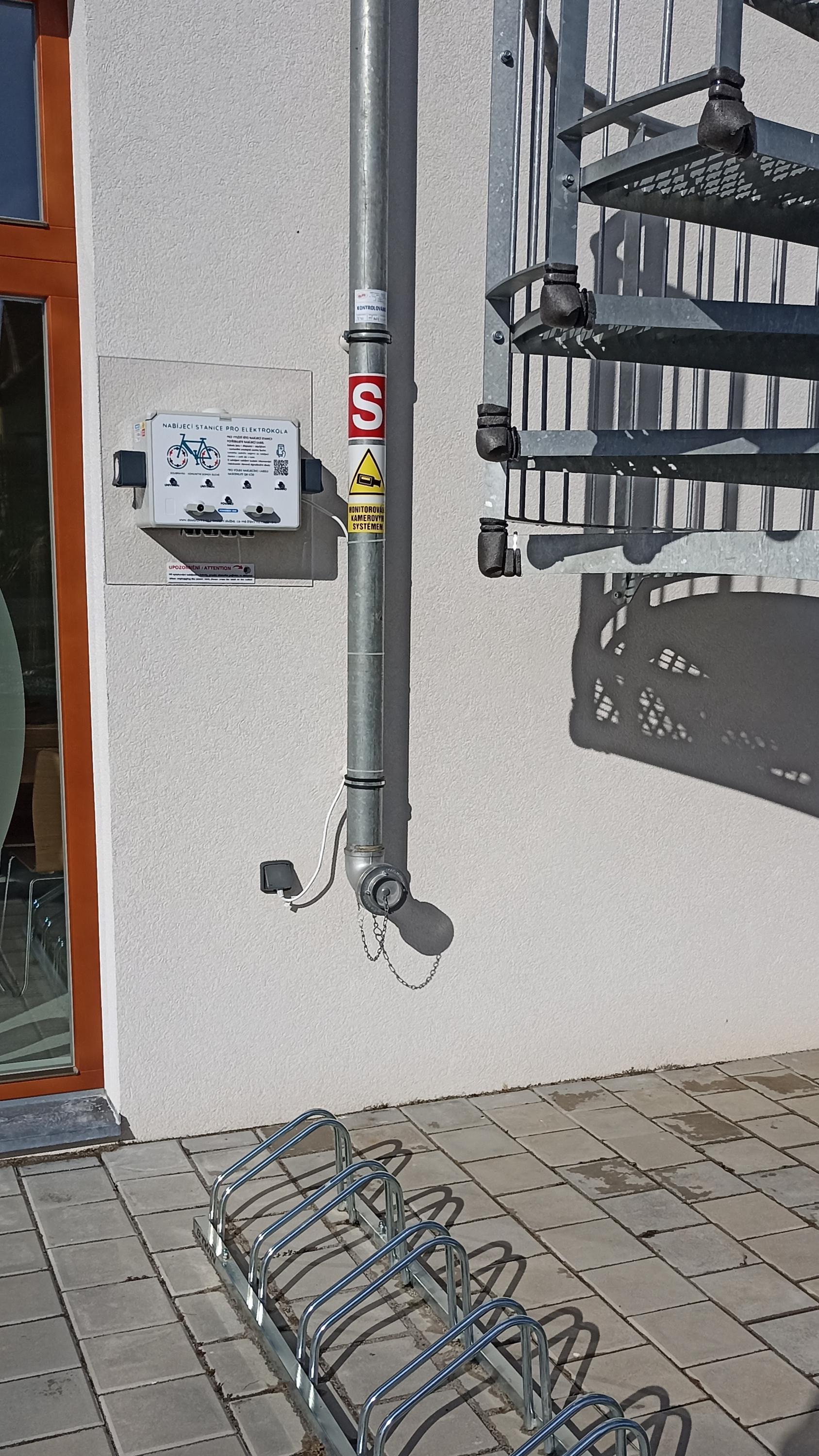 Nabíjecí stanice Doubravka - Komunitní domov Suché foto 2