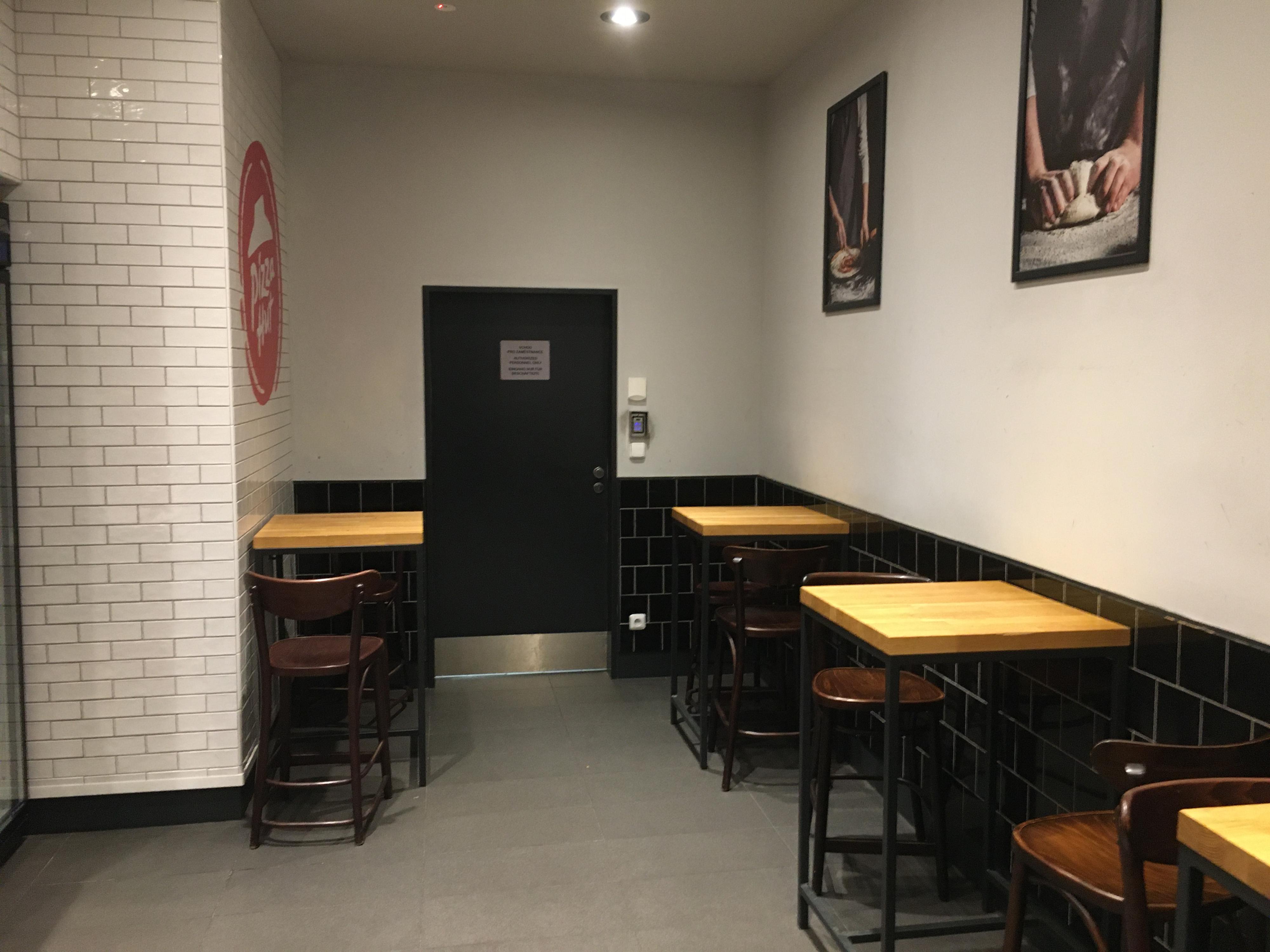 Pizza Hut Klapkova foto 5