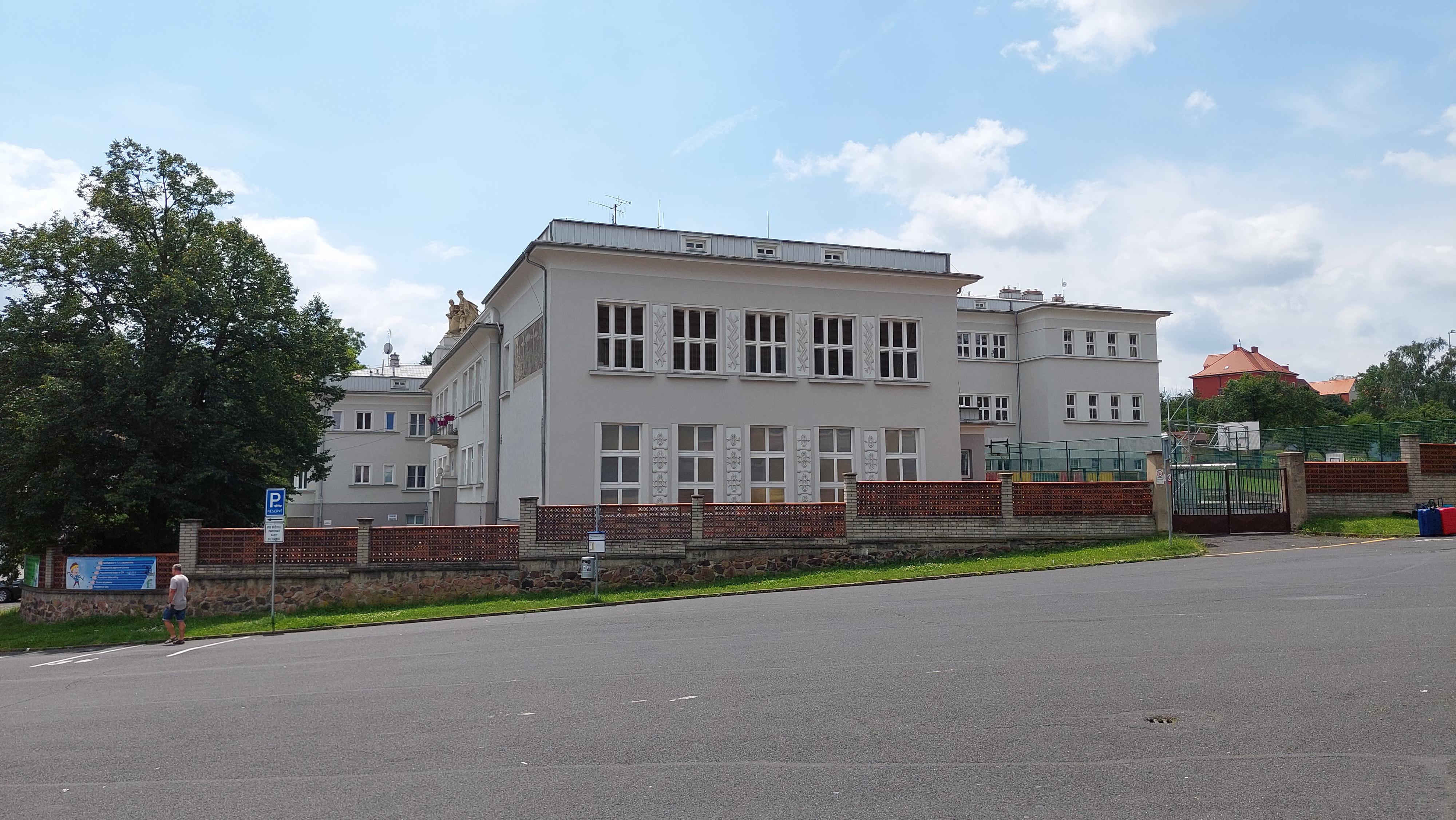 ZŠ s rozšířenou výukou tělesné výchovy, Teplice, Maxe Švabinského foto 2
