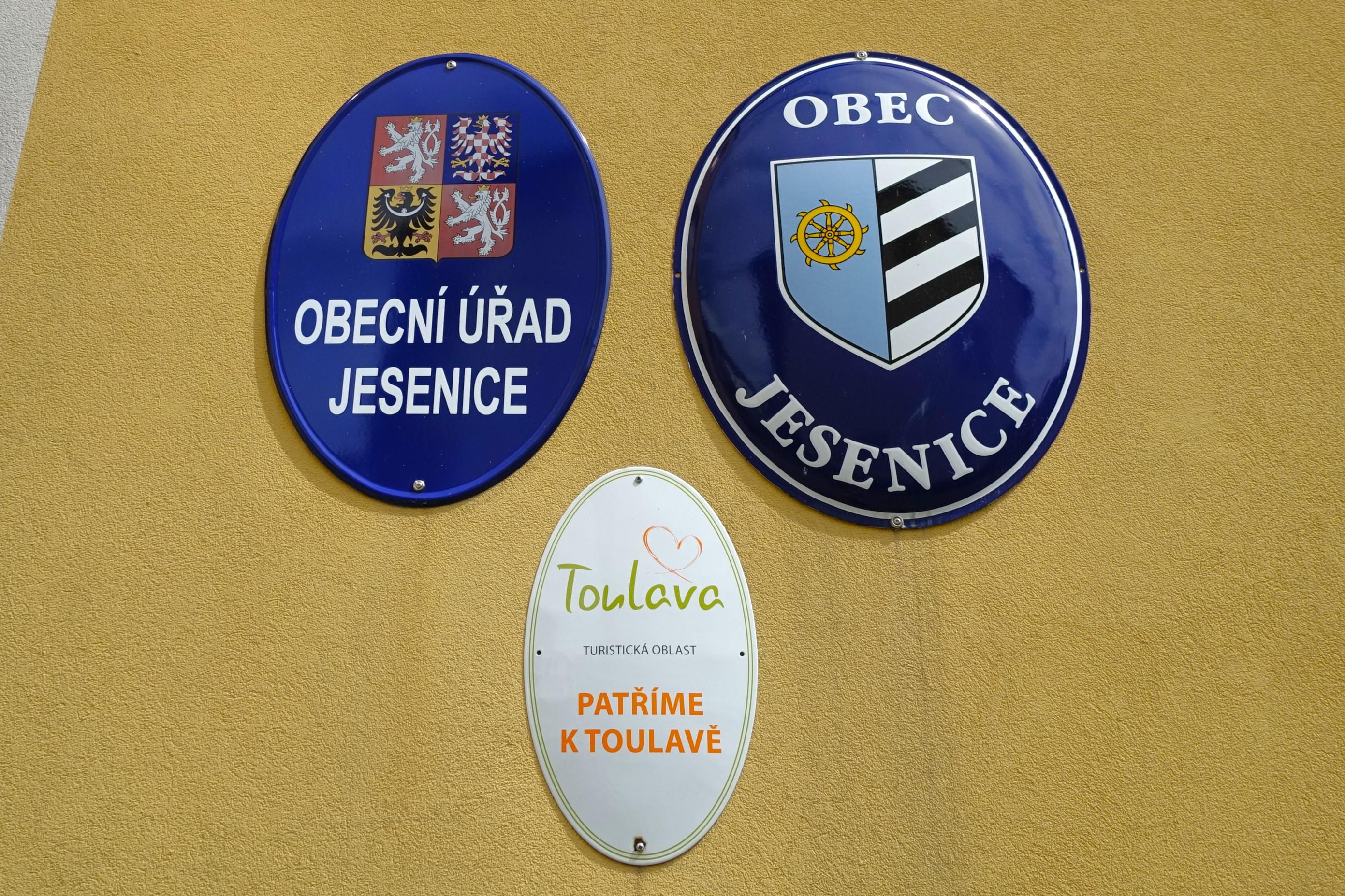 Jesenice - obecní úřad foto 2