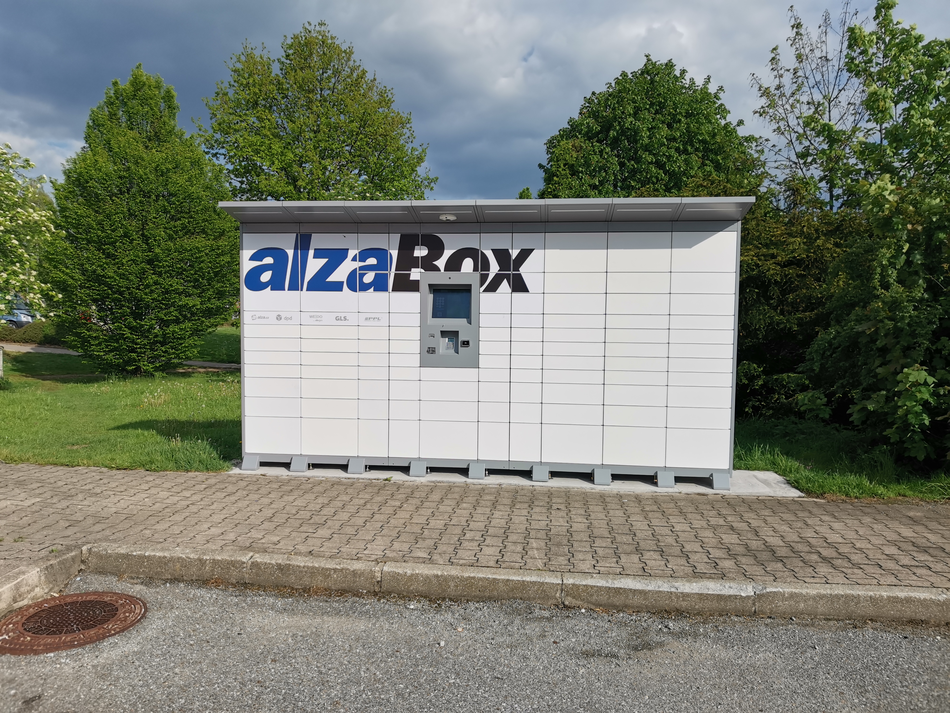 AlzaBox