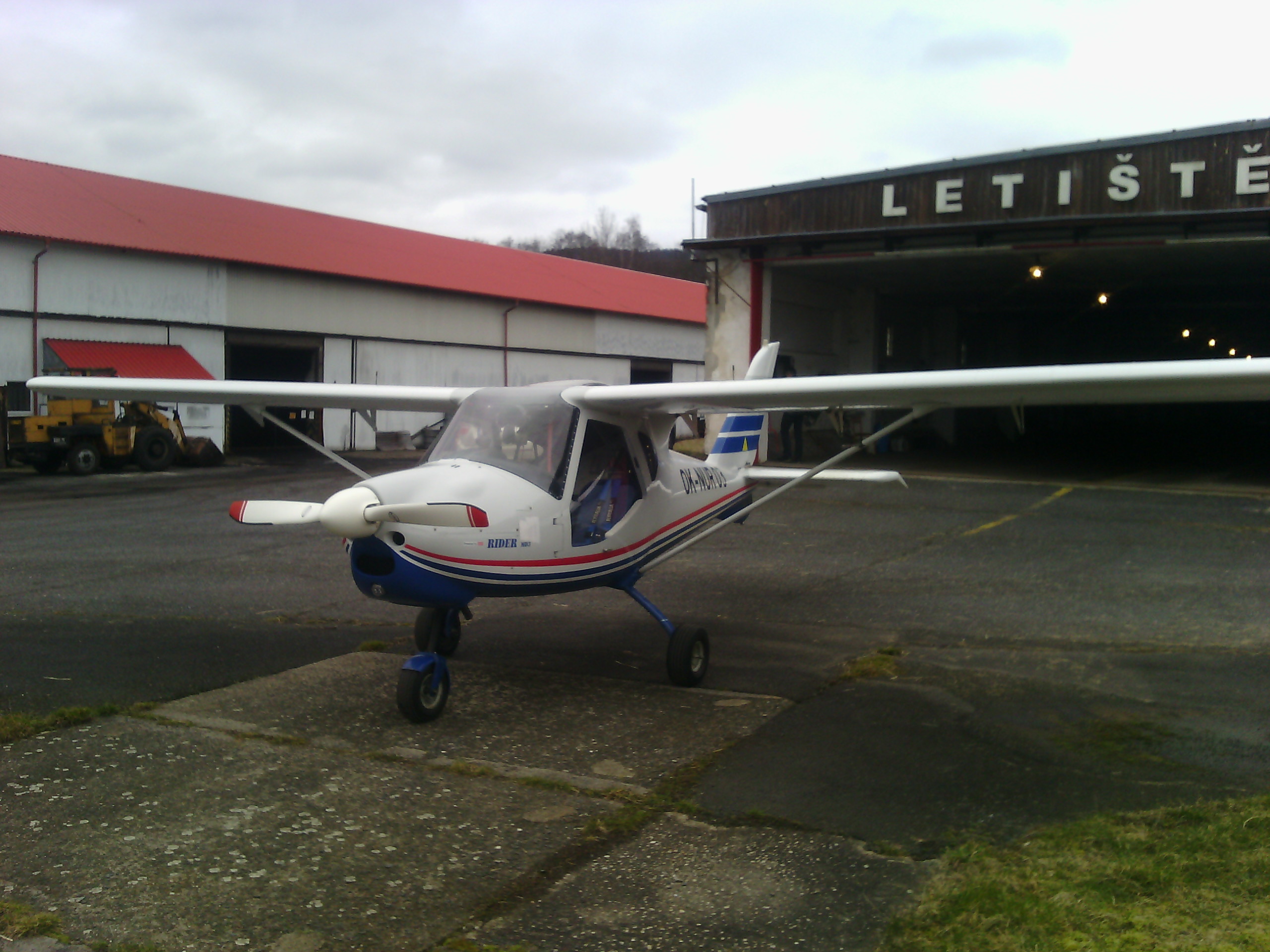 Letiště Ostrov foto 2