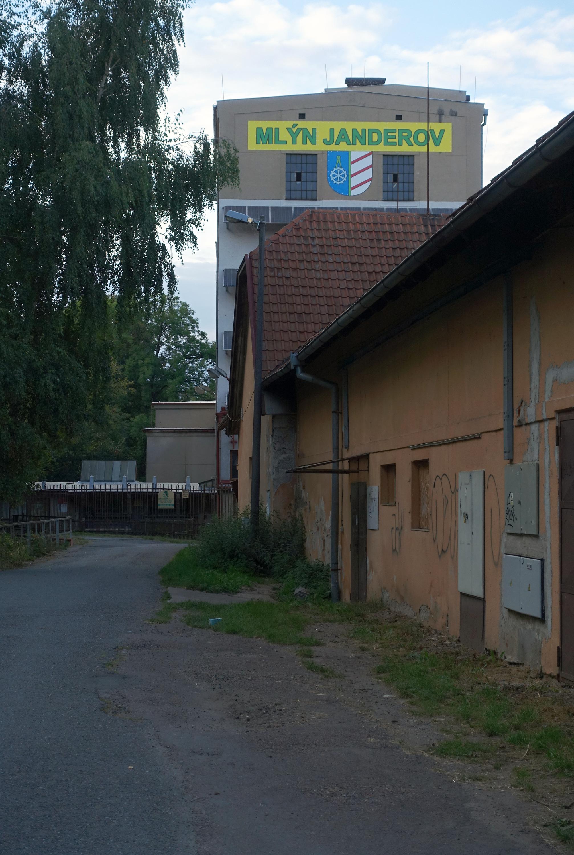 Mlýn Janderov, spol. s r.o. - Prodej mouky foto 2