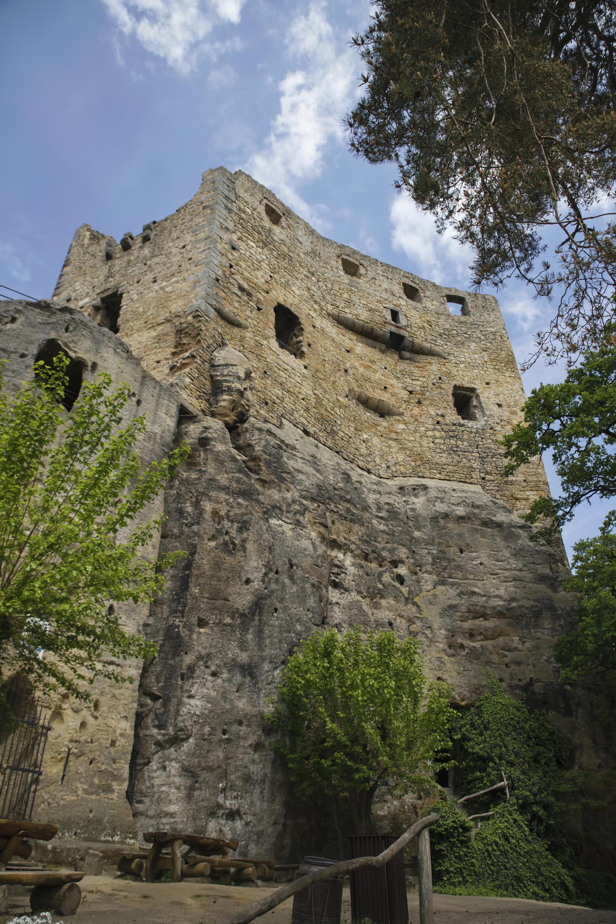 Zřícenina hradu Valečov foto 5