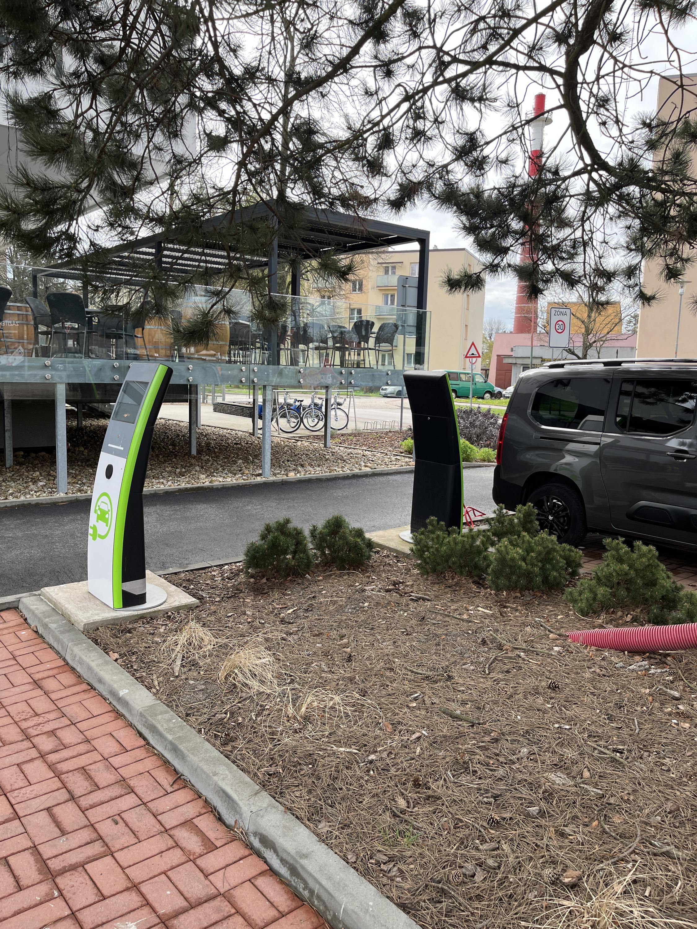Nabíjecí stanice Revoluční foto 3