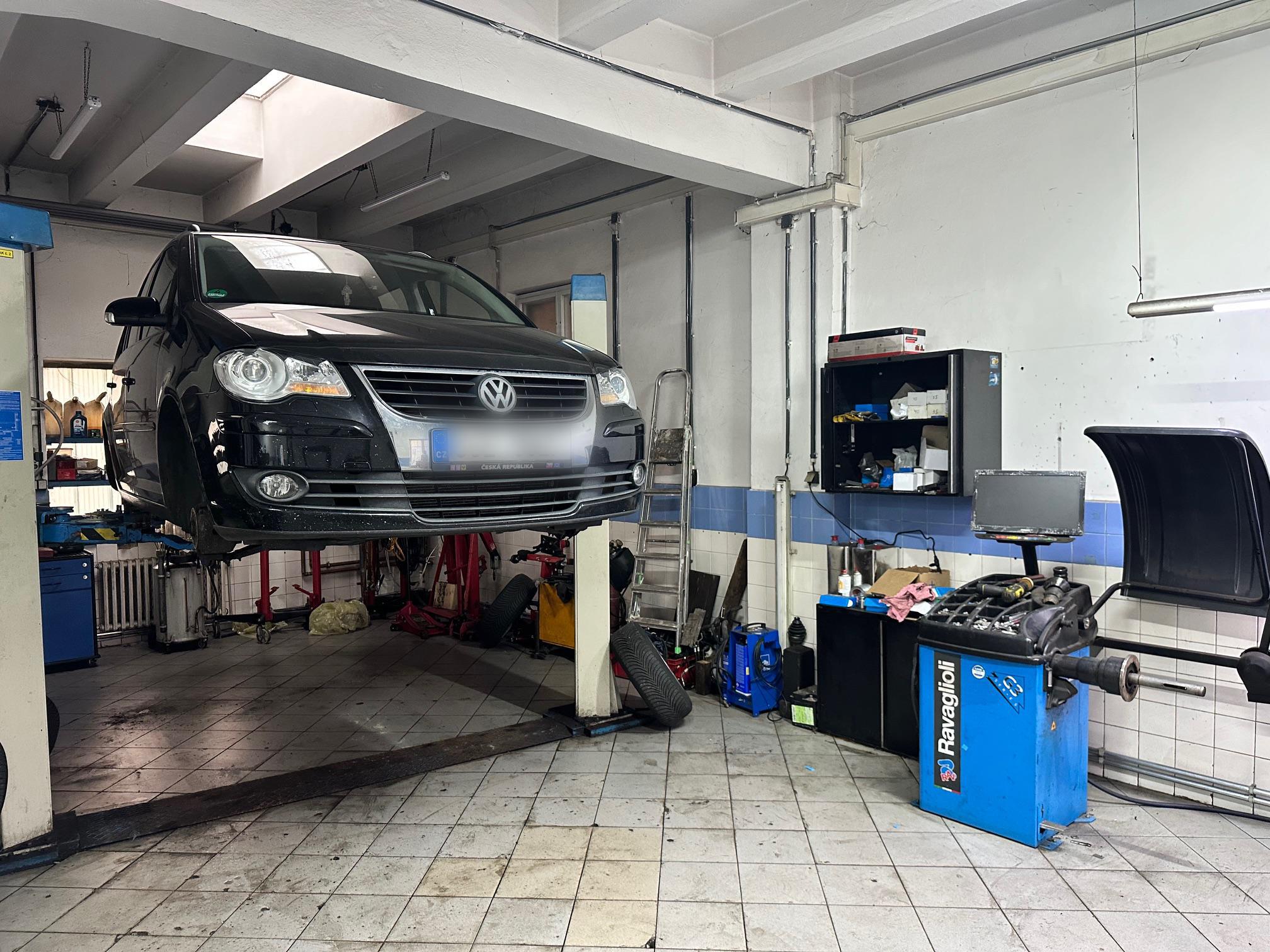 Auto Pelikán foto 2