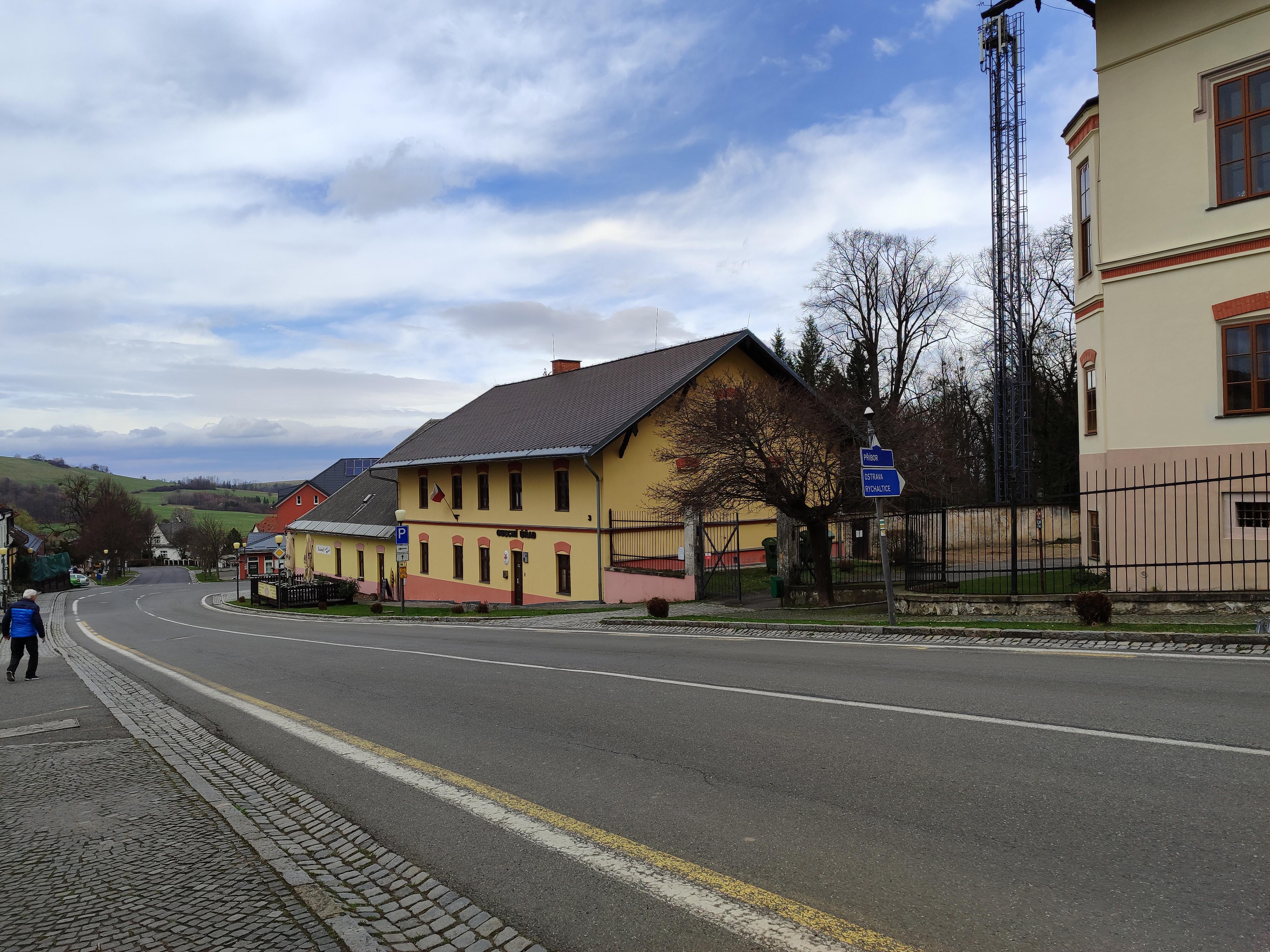 Hukvaldy - obecní úřad foto 2