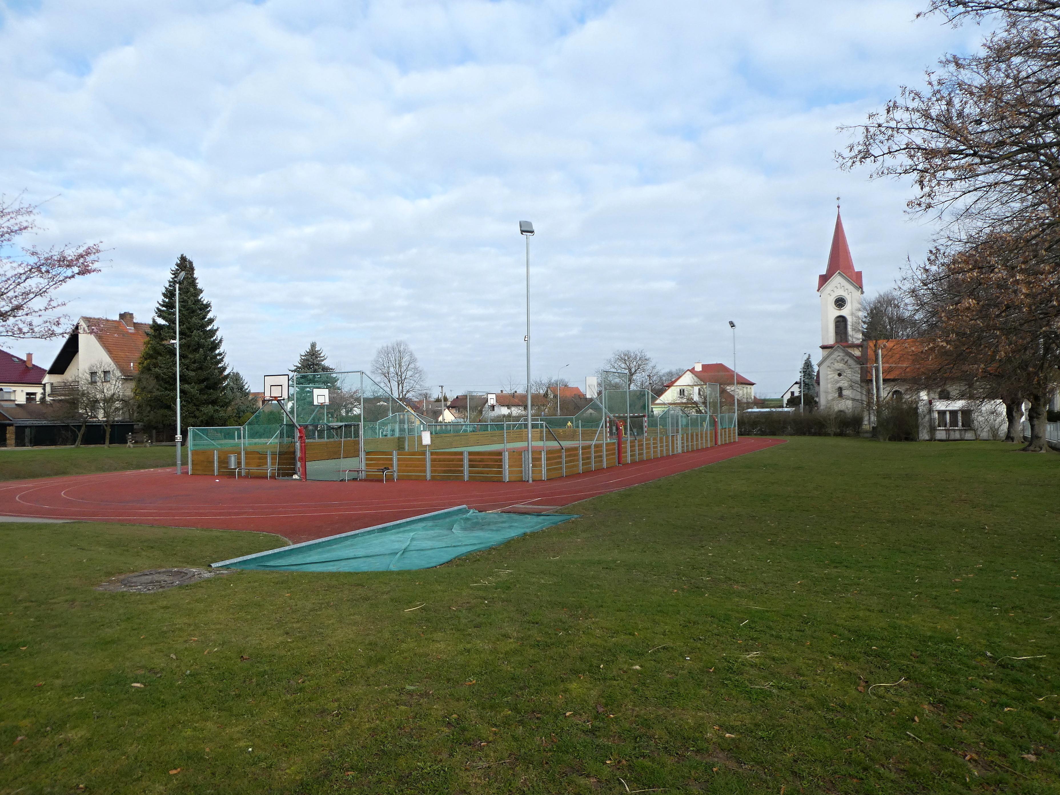Masarykova jubilejní ZŠ a MŠ Černilov foto 4