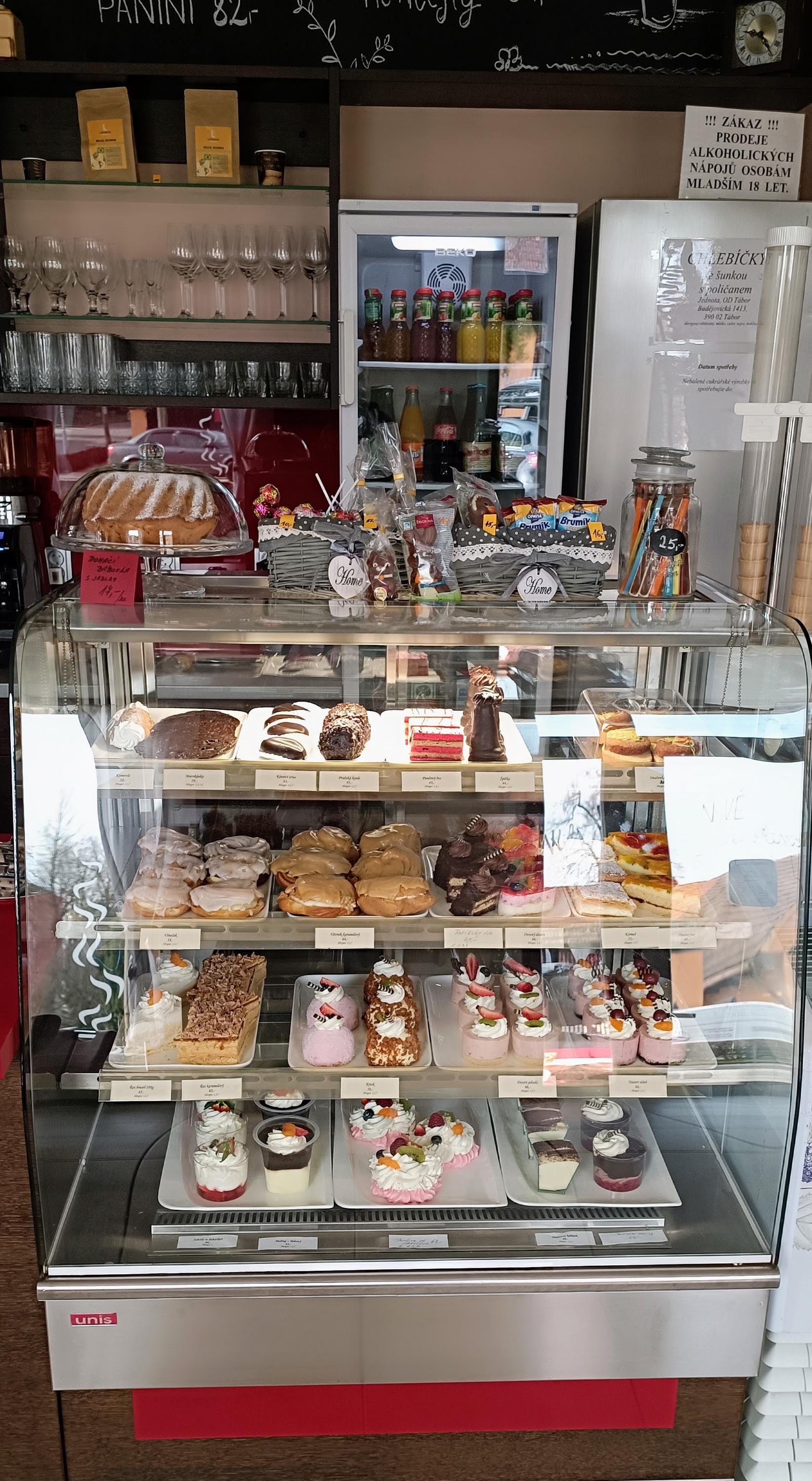 Kavárna a cukrárna Pampeliška foto 4