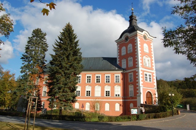 Zámek Kamenice nad Lipou - Uměleckoprůmyslové museum v Praze