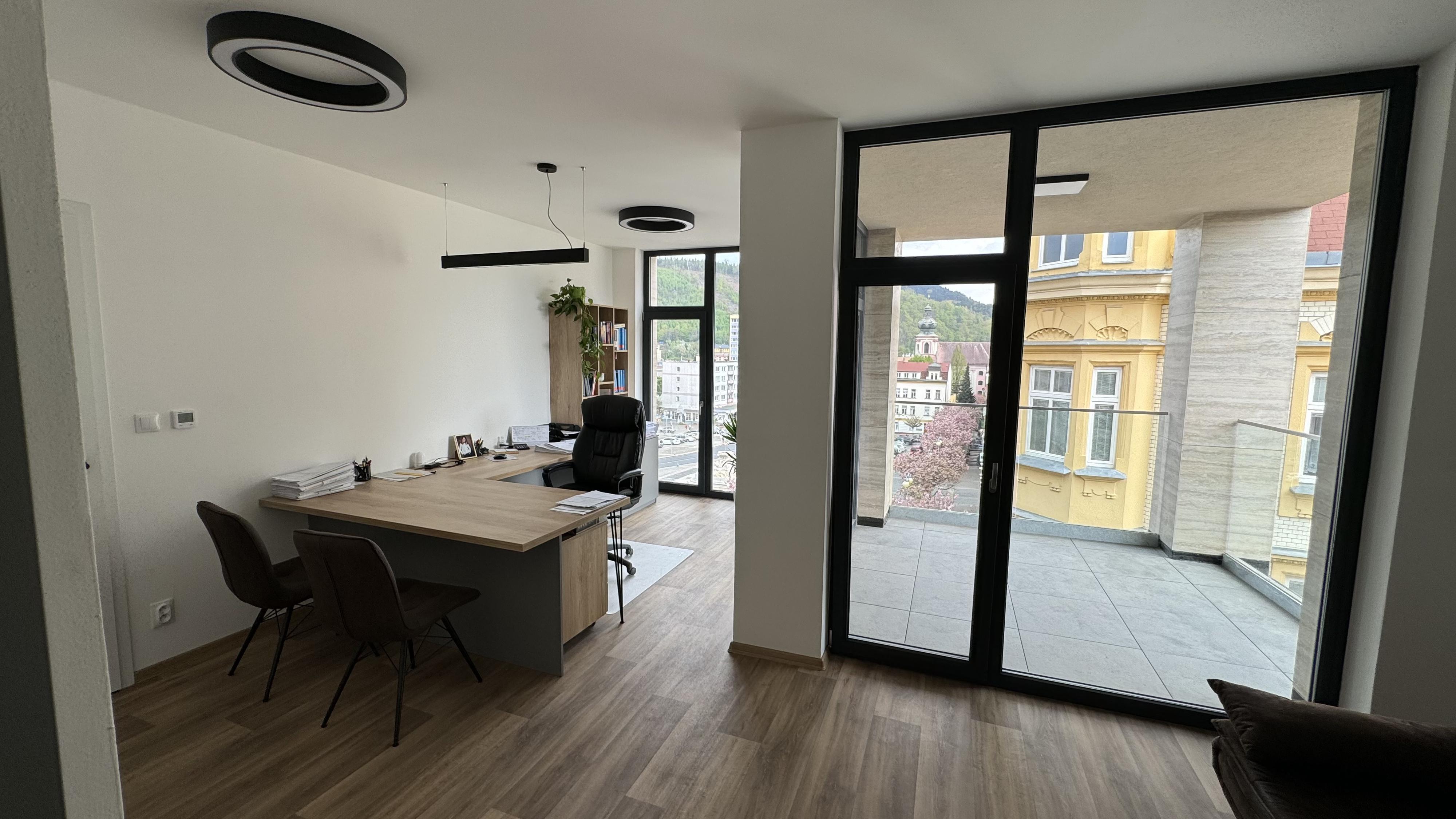 Mgr. Bc. Arnošt Špaček, advokát a soudní znalec foto 2