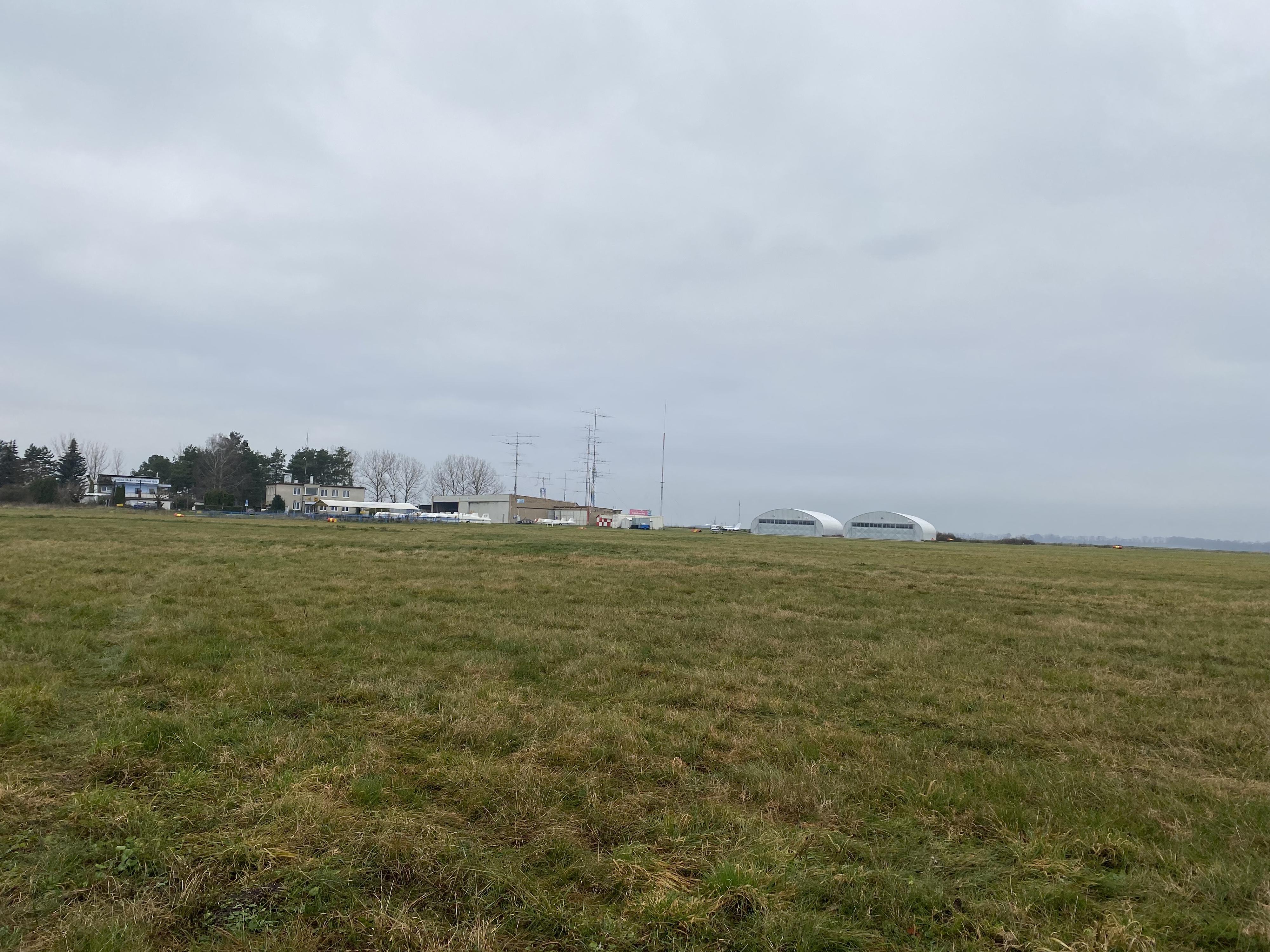 Letiště Sazená foto 3