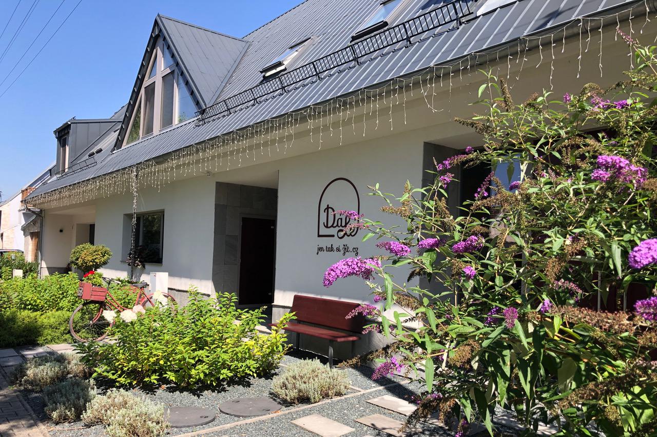 DáLe - jen tak si žít ...