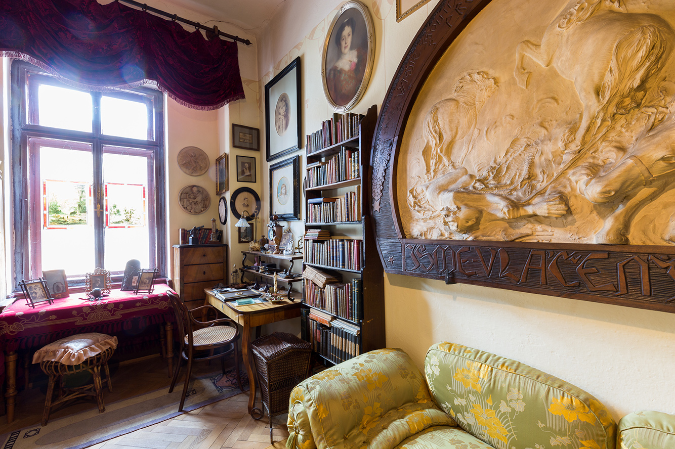 Památník Adolfa Heyduka foto 3